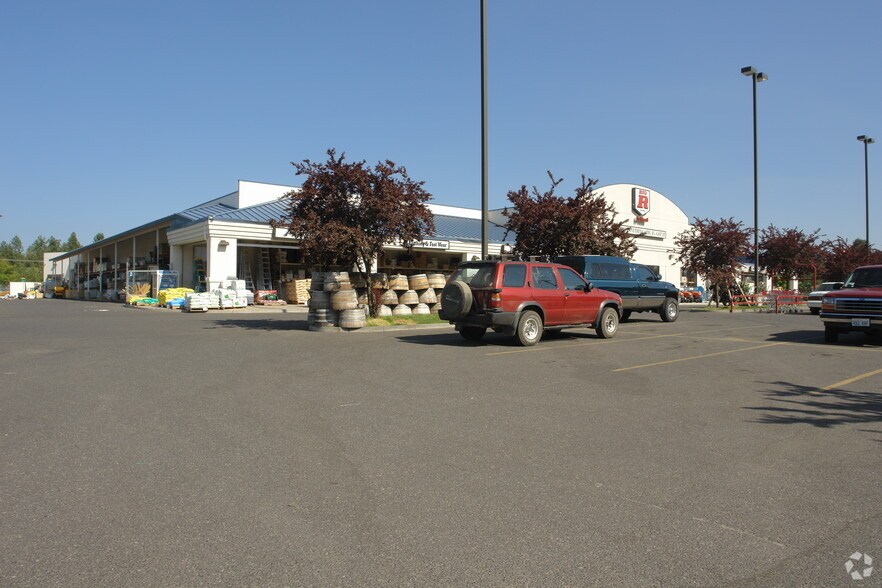 More Photos Of 15228 N Newport Hwy, Mead Freestanding For Lease