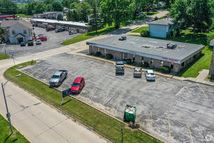 More Photos Of 7805 L St, Omaha Office For Lease