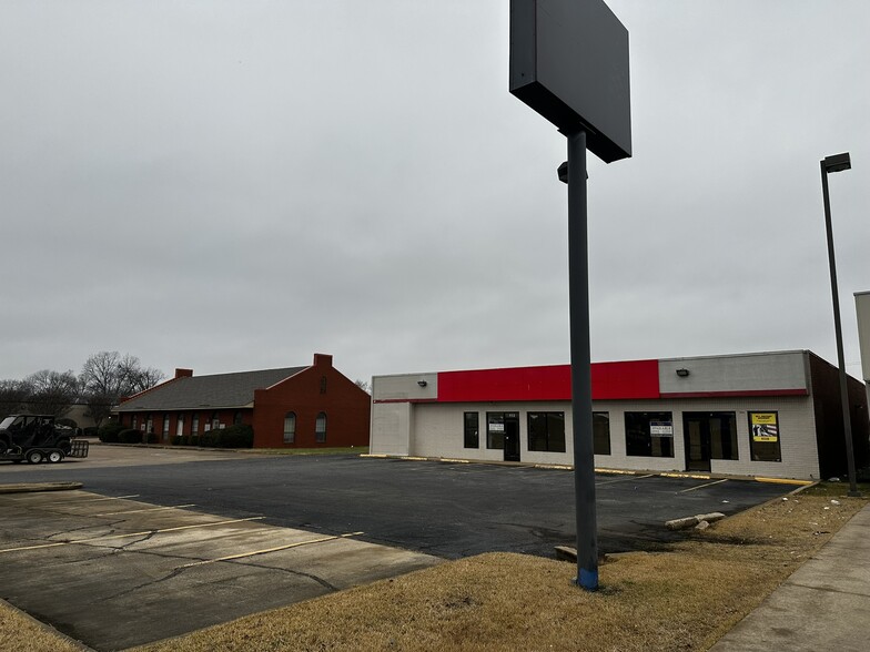 More Photos Of 113 W Broadway St, West Memphis Freestanding For Lease
