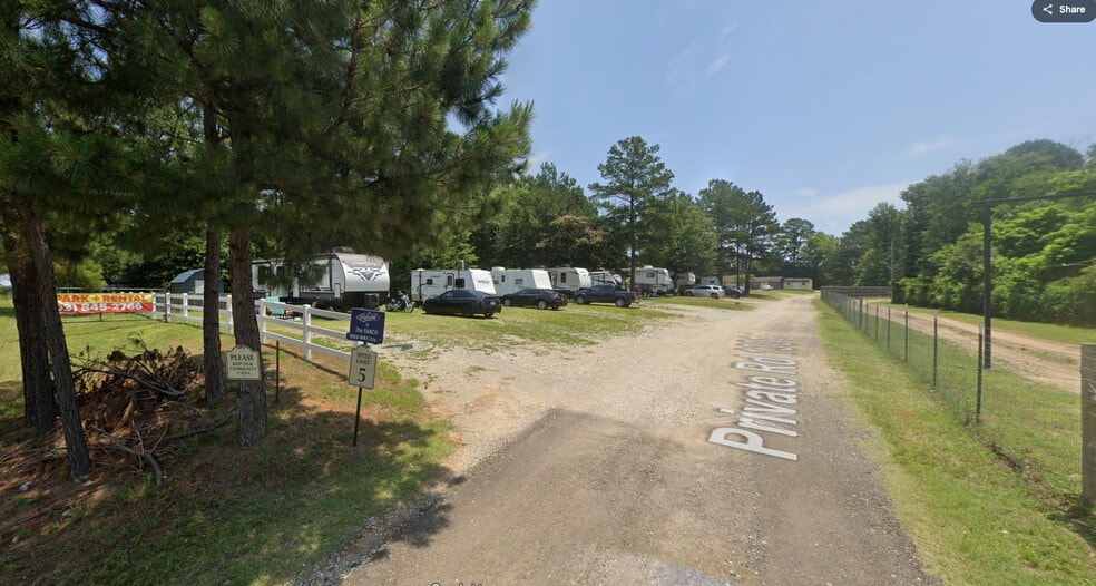 More Photos Of 115 Private Road 1301, Gladewater Manufactured Housing Mobile Home Park For Sale