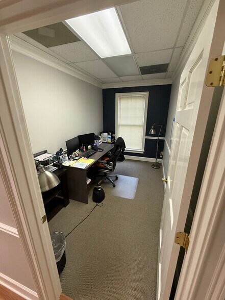 More Photos Of 6111 Peachtree Dunwoody Rd NE, Atlanta Office Residential For Sale