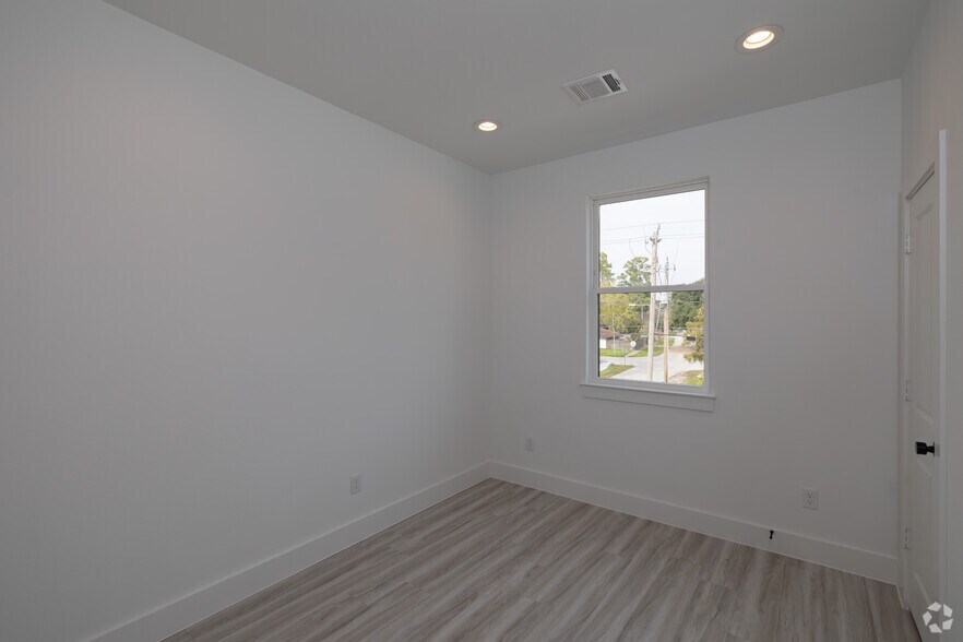 More Photos Of 2527 Judiway St, Houston Apartments For Sale