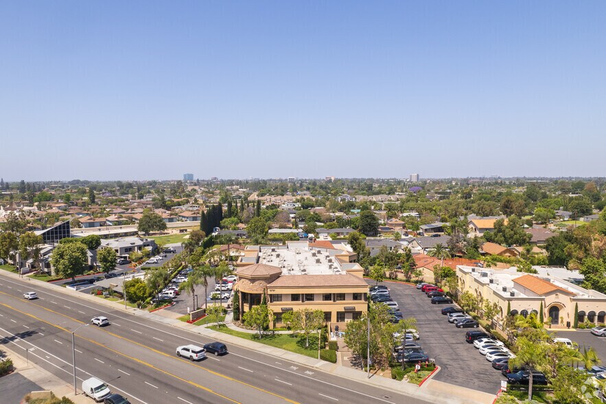 More Photos Of 12791 Newport Ave, Tustin Medical For Lease