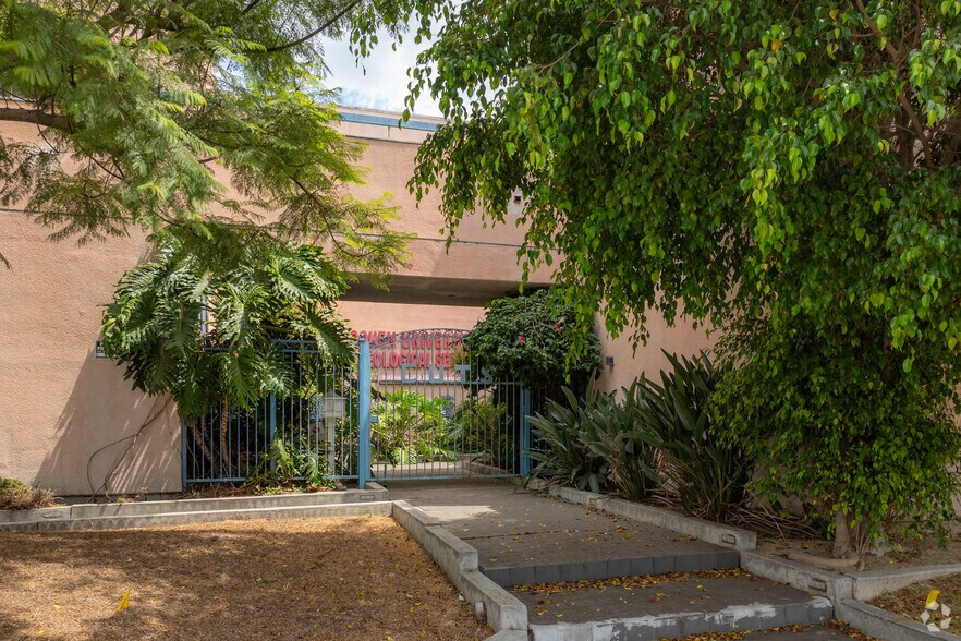 More Photos Of 17002 Prairie Ave, Torrance Research And Development For Sale