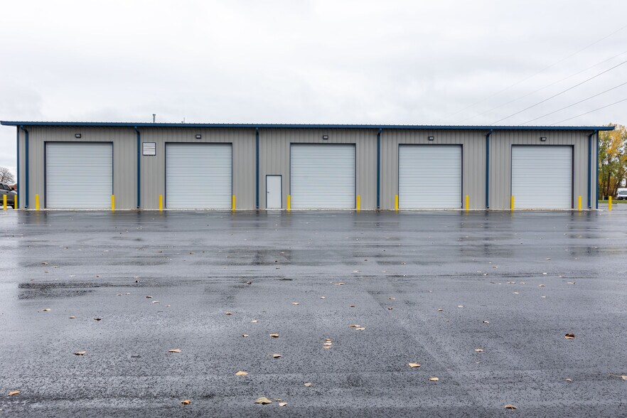 More Photos Of 6709 Universal Ave, Kansas City Warehouse For Sale
