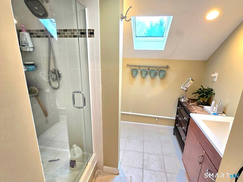 More Photos Of 442 Enfield St, Enfield Freestanding For Sale