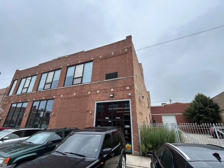 More Photos Of 1621 W Carroll Ave, Chicago Manufacturing For Lease