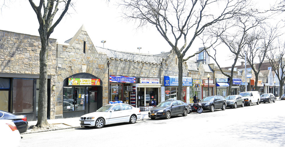 Primary Photo Of 91 Gramatan Ave, Mount Vernon Storefront For Lease