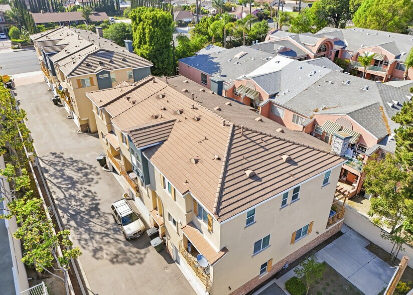 More Photos Of 670 S Magnolia Ave, Anaheim Apartments For Sale