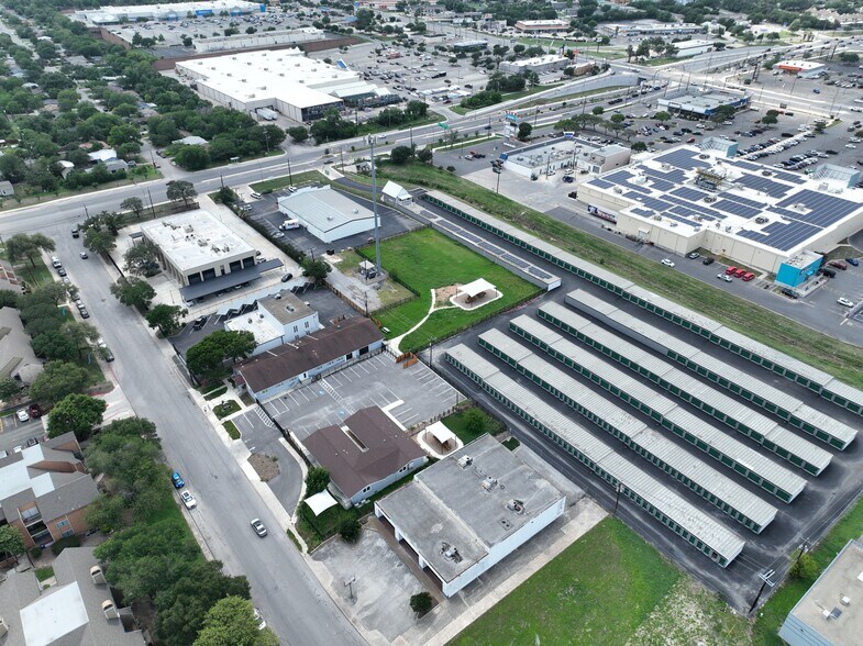 More Photos Of 3427 Northeast Pky, San Antonio Service For Sale