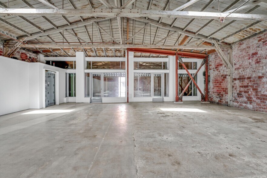 More Photos Of 2508-2510 Telegraph Ave, Oakland Storefront For Lease