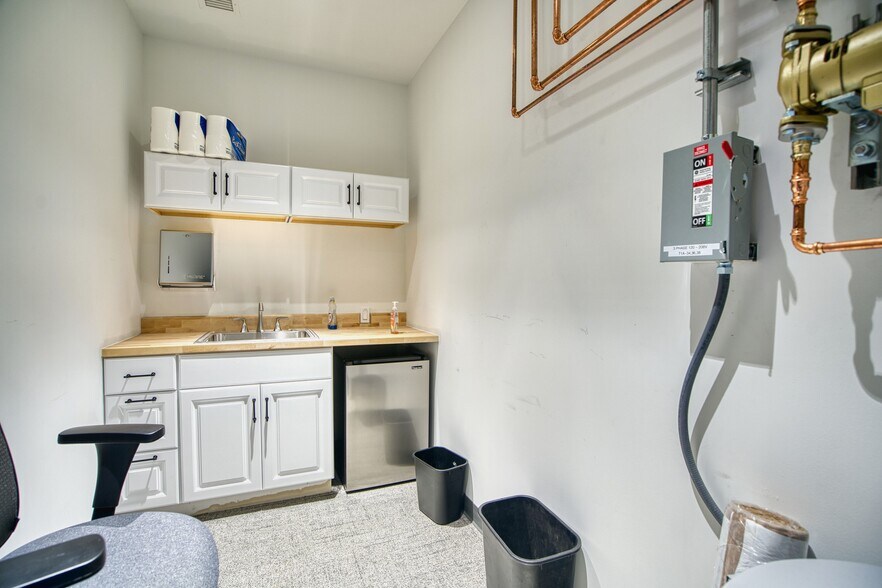 More Photos Of 4880 Eagle Pl, Frederick Industrial For Sale