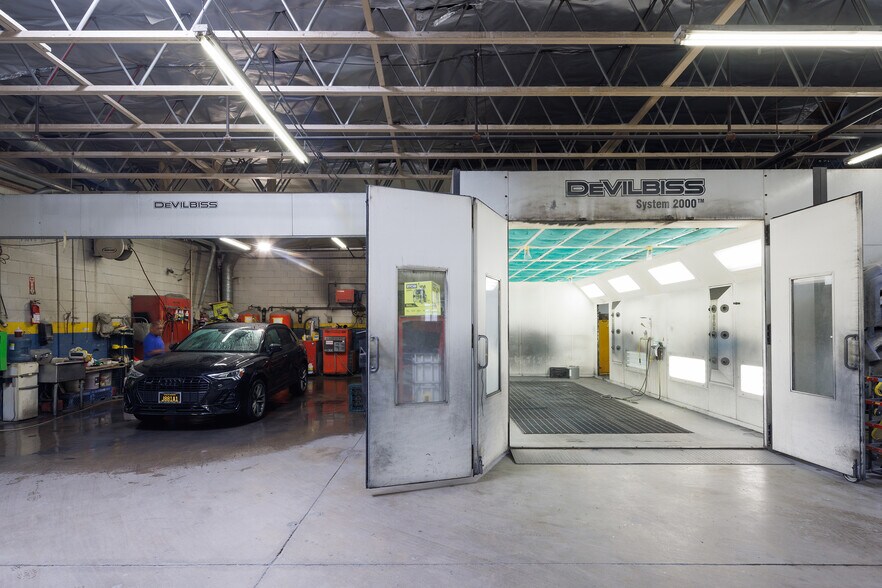More Photos Of 5610 E Hollywood Blvd, Los Angeles Auto Repair For Sale