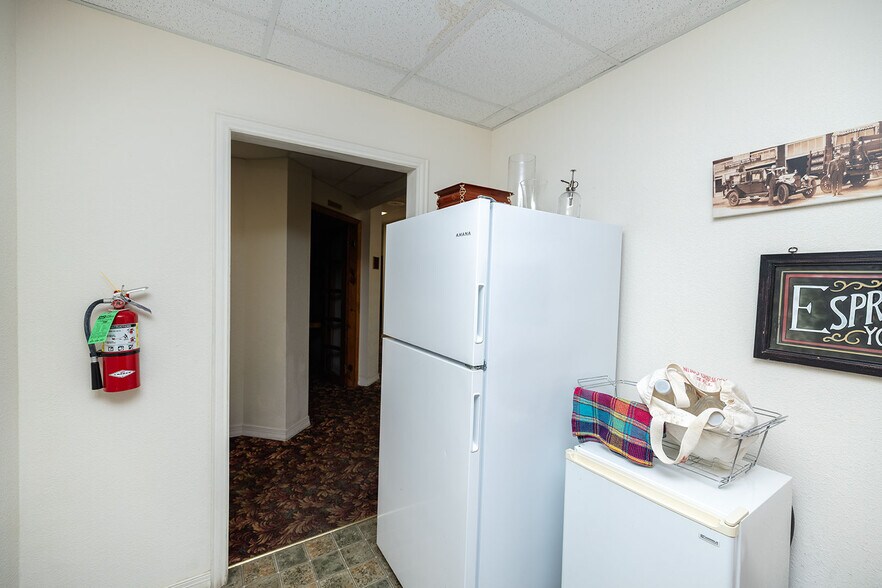 More Photos Of 116 W Pine Ave, El Dorado Office Residential For Sale