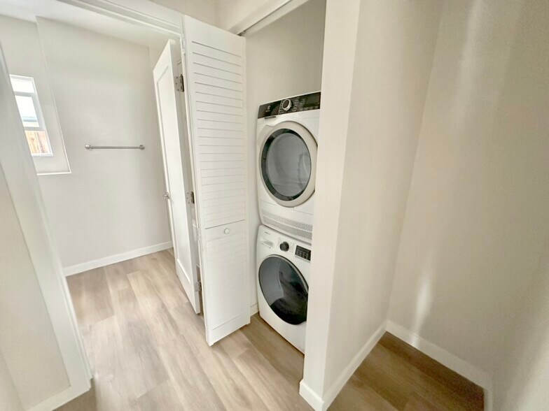 More Photos Of 825 Manhattan Ave, Hermosa Beach Apartments For Sale