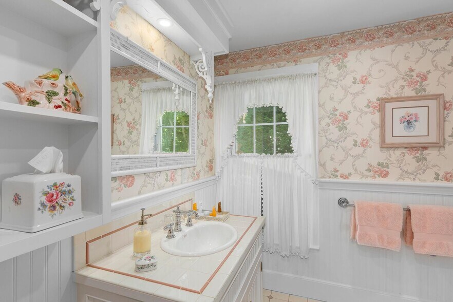 More Photos Of 22 High St, Camden Hospitality For Sale