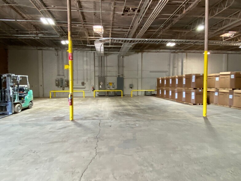 More Photos Of 7 Swisher Dr, Cartersville Manufacturing For Lease