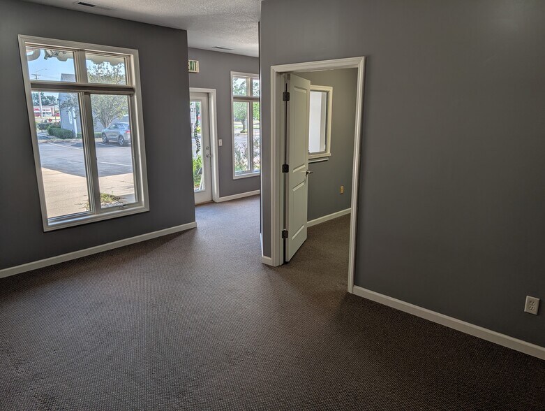 More Photos Of 10534-10536 Coldwater Rd, Fort Wayne Office For Sale