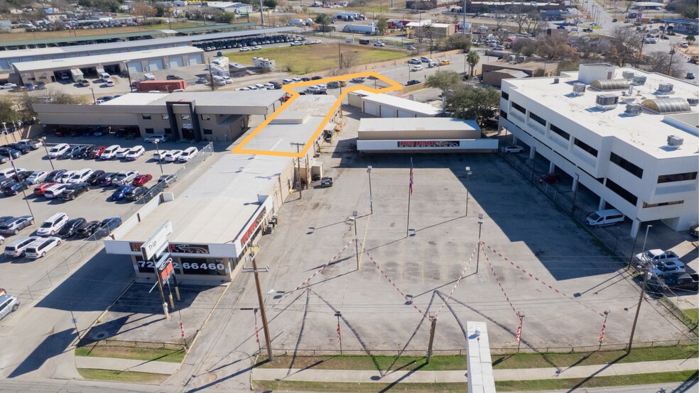 More Photos Of 9600 N I-35, San Antonio Industrial For Lease