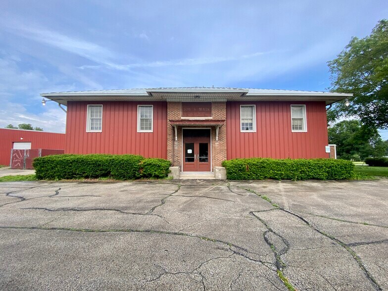 More Photos Of 205 S Main St, Seymour Office For Lease
