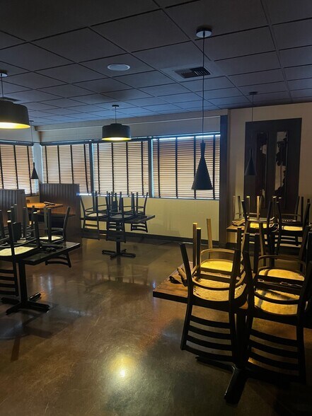 More Photos Of 217 N Elder St, Moses Lake Restaurant For Sale