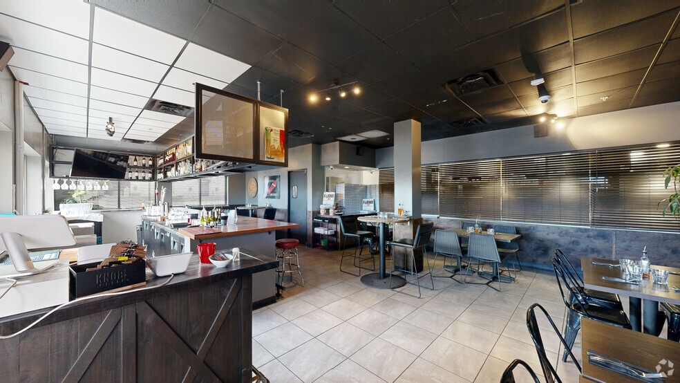 More Photos Of 7111 E Thomas Rd, Scottsdale Restaurant For Lease