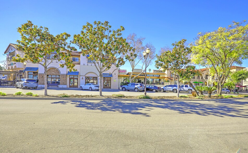 More Photos Of 2068 Ventura Blvd, Camarillo Freestanding For Sale