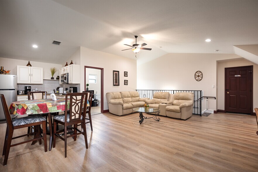 More Photos Of 3211 Lakeshore Blvd, Saint Cloud Specialty For Sale