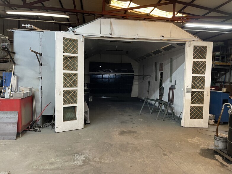 More Photos Of 3489 All American Blvd, Orlando Warehouse For Lease