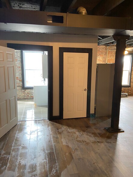 More Photos Of 1926 Cherokee St, Saint Louis Storefront Retail Residential For Sale