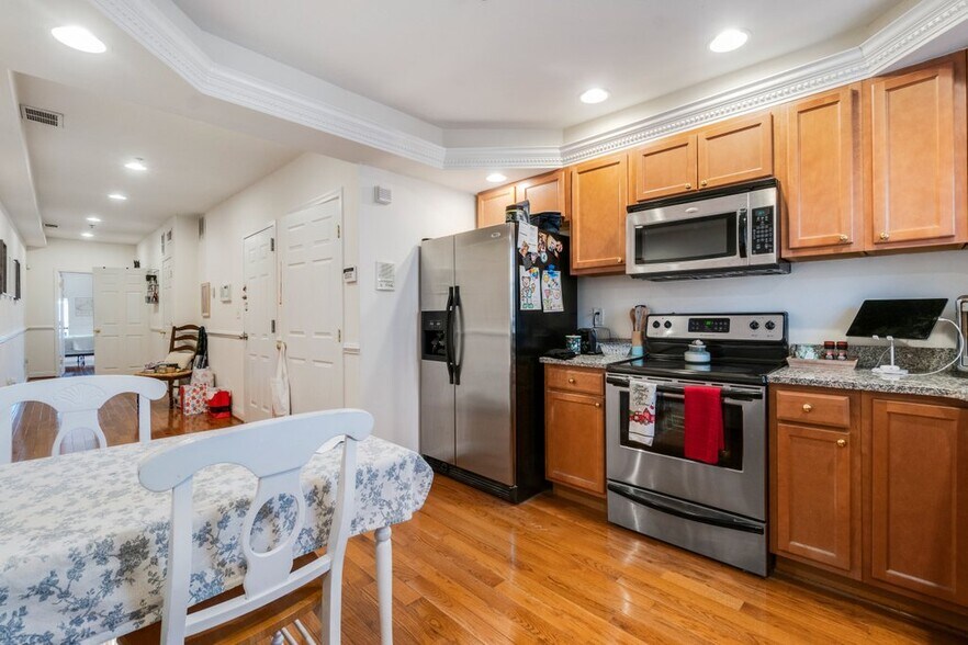 More Photos Of 1133 Light St, Baltimore Storefront Retail Office For Sale