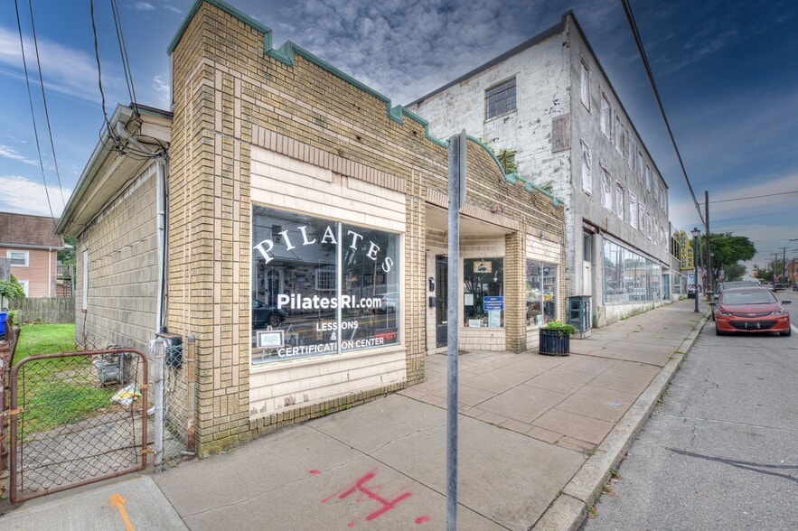 More Photos Of 257 Warren Ave, East Providence Storefront For Sale