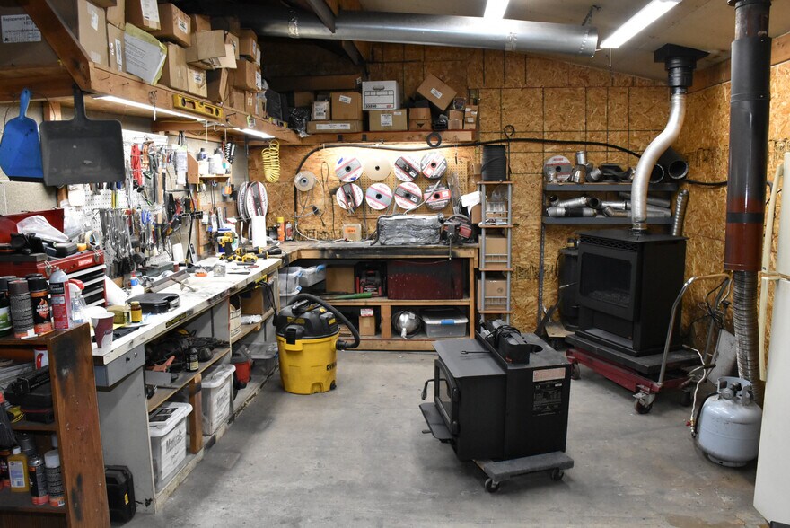 More Photos Of 17275 Shreve Run Rd, Pleasantville General Retail For Sale