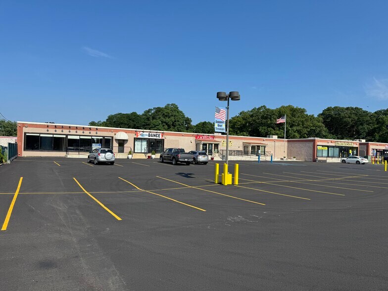 More Photos Of 29 Rocky Point Yaphank Rd, Rocky Point Storefront For Lease