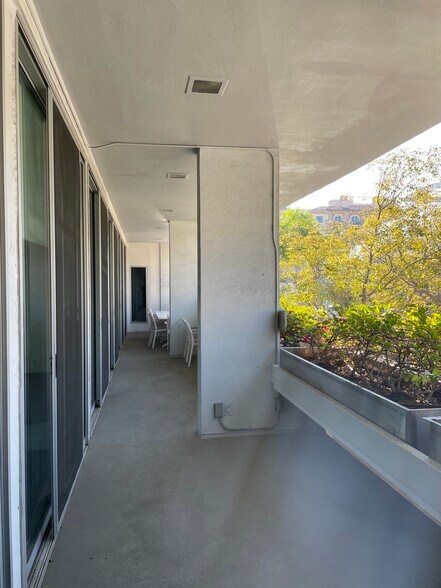 More Photos Of 270 N Canon Dr, Beverly Hills Office For Lease