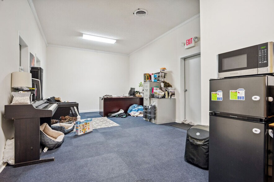 More Photos Of 1212-1216 Gum Branch Rd, Jacksonville General Retail For Sale