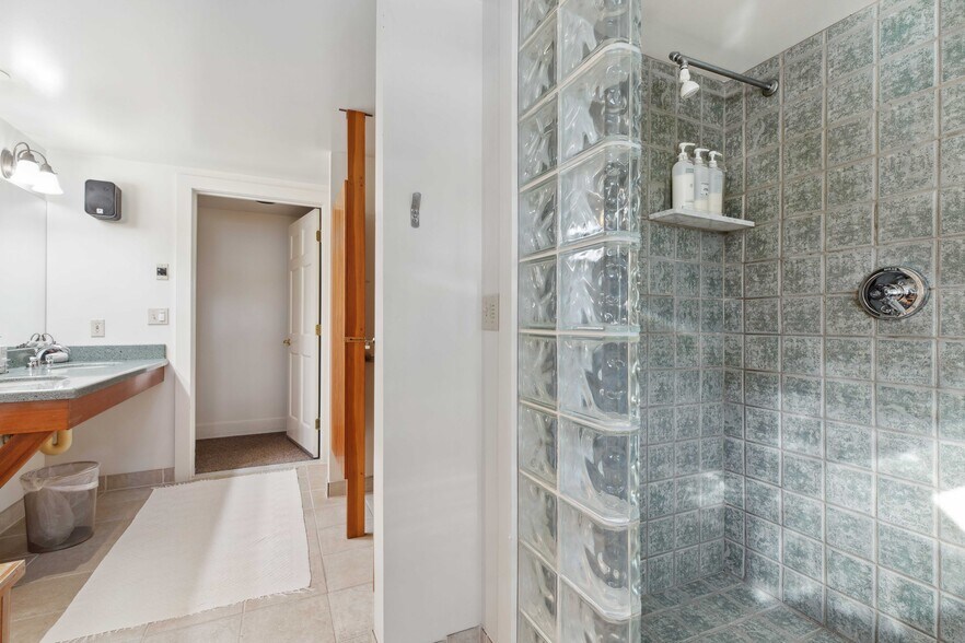 More Photos Of 694 Quechee Main St, Quechee Health Club For Sale