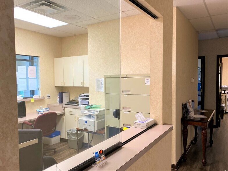 More Photos Of 1475-1495 W Main St, Tipp City Medical For Lease