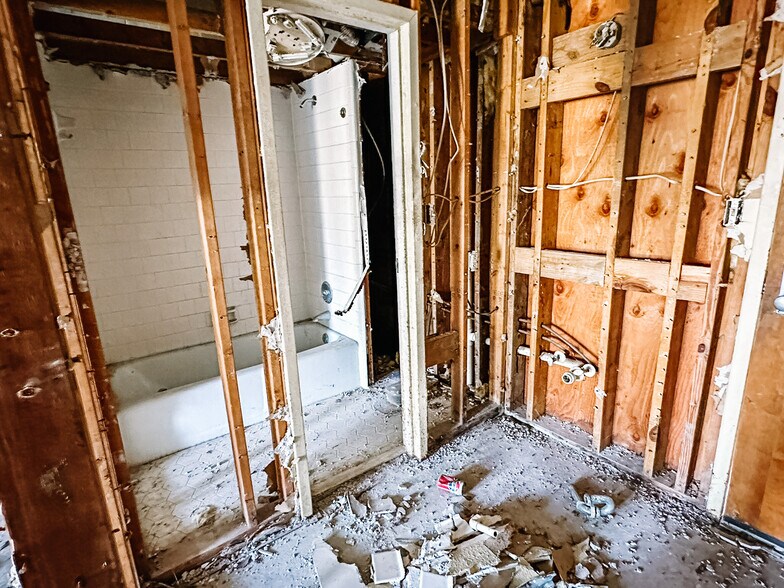 More Photos Of 1010 N Eufaula Ave, Eufaula Hotel For Sale