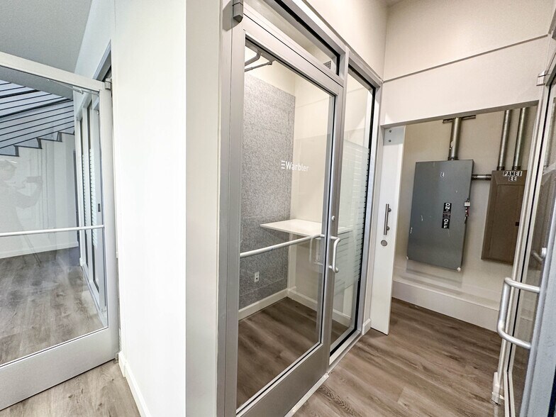 More Photos Of 3000 E Cesar Chavez St, Austin Office For Lease