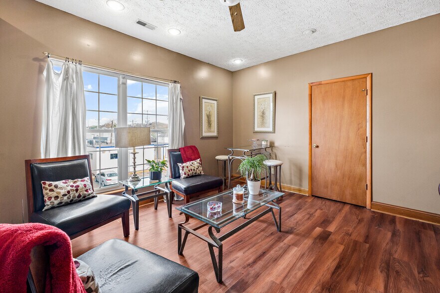 More Photos Of 2048 Winchester Ave, Ashland General Retail For Sale