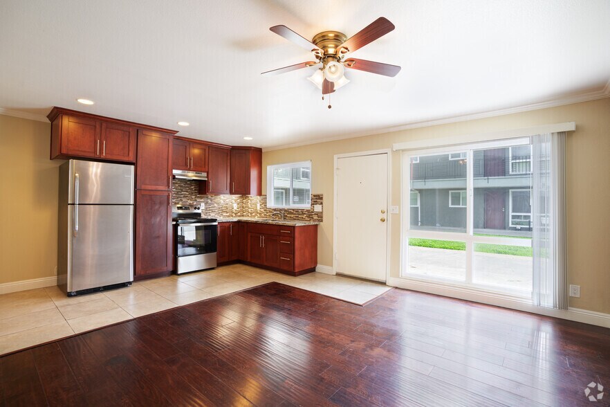 More Photos Of 6638-6646 MacArthur Blvd, Oakland Apartments For Sale