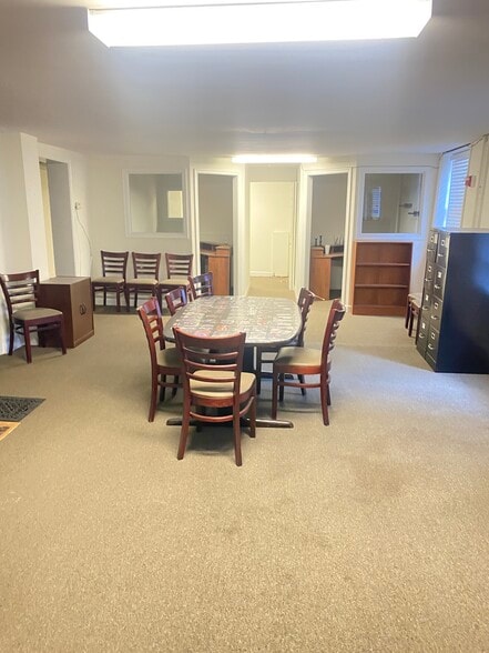 More Photos Of 333 N Charles St, Baltimore Storefront Retail Office For Lease