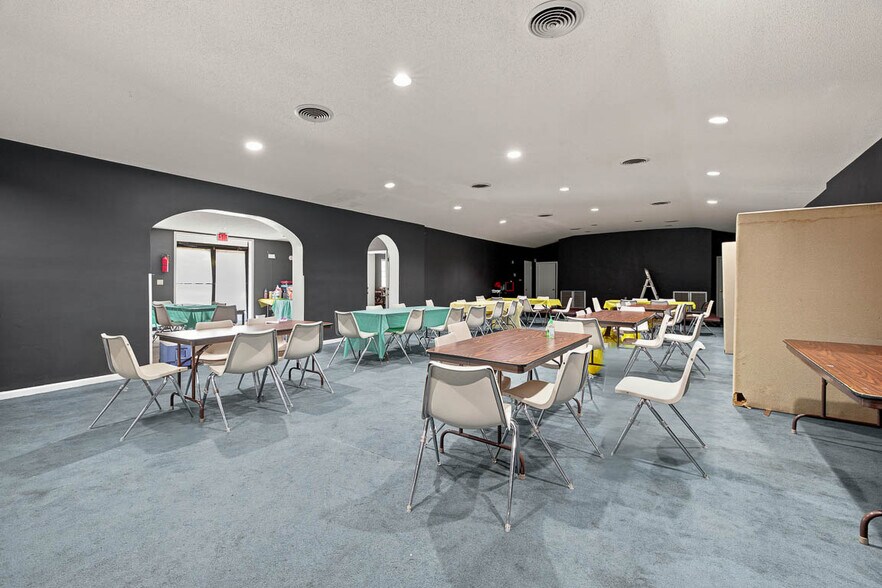 More Photos Of 2625 Reynolds St, Brunswick Flex For Sale