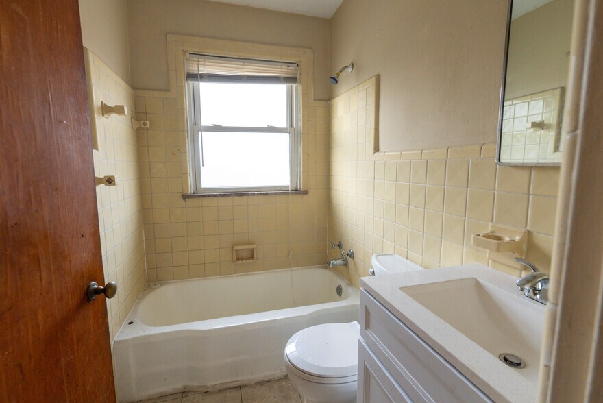 More Photos Of 2017 Burlingame St, Detroit Multifamily For Sale