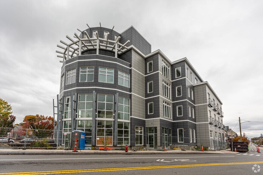 More Photos Of 371 Beacon St, Somerville Hotel For Lease