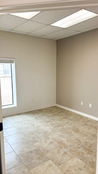 More Photos Of 3118 County 1107 rd, Midland Warehouse For Lease