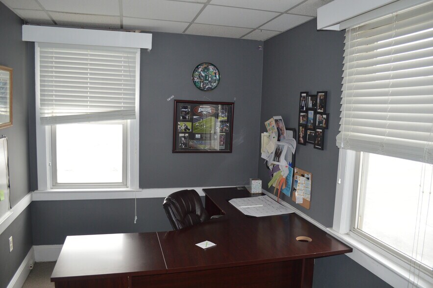 More Photos Of 2662 Nottingham Way, Trenton Office For Sale