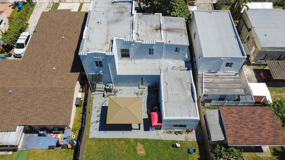 More Photos Of 1680 NW 22nd Ct, Miami Multifamily For Sale