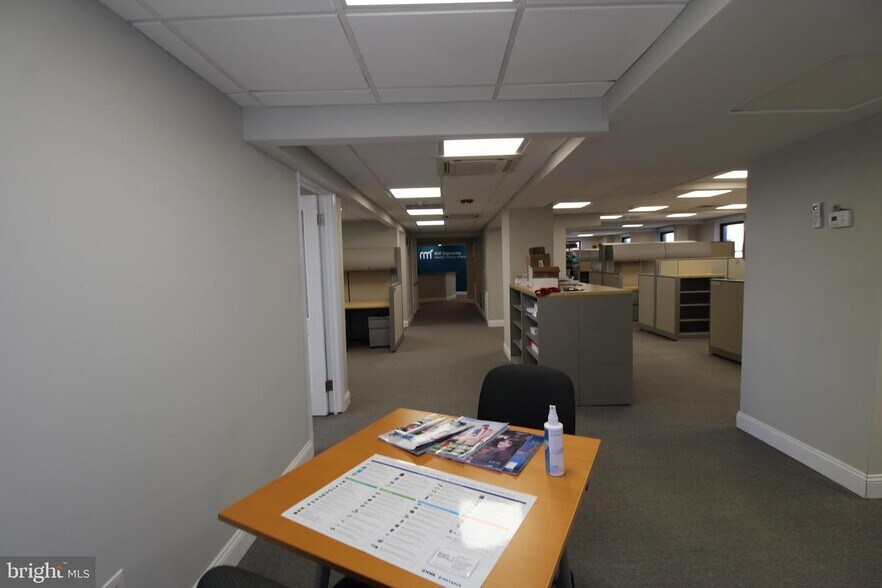 More Photos Of 100 E Main St, Salisbury Office For Lease